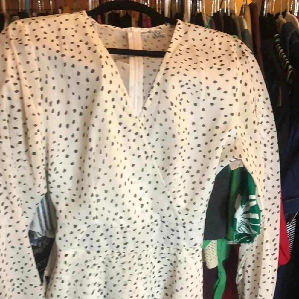 Cream modern dot skorts
